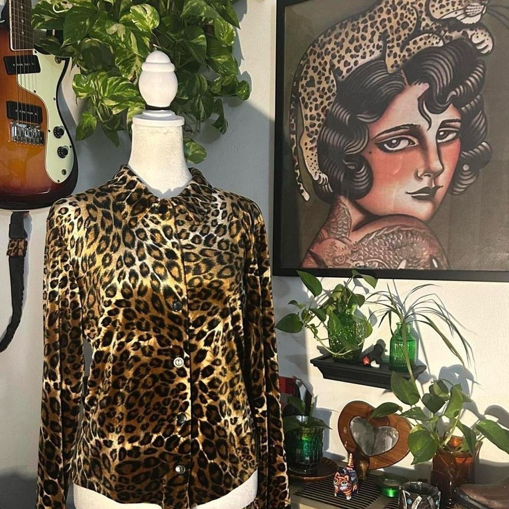 Vintage 1990s Leopard Print Velvet Velour Button-Up Top